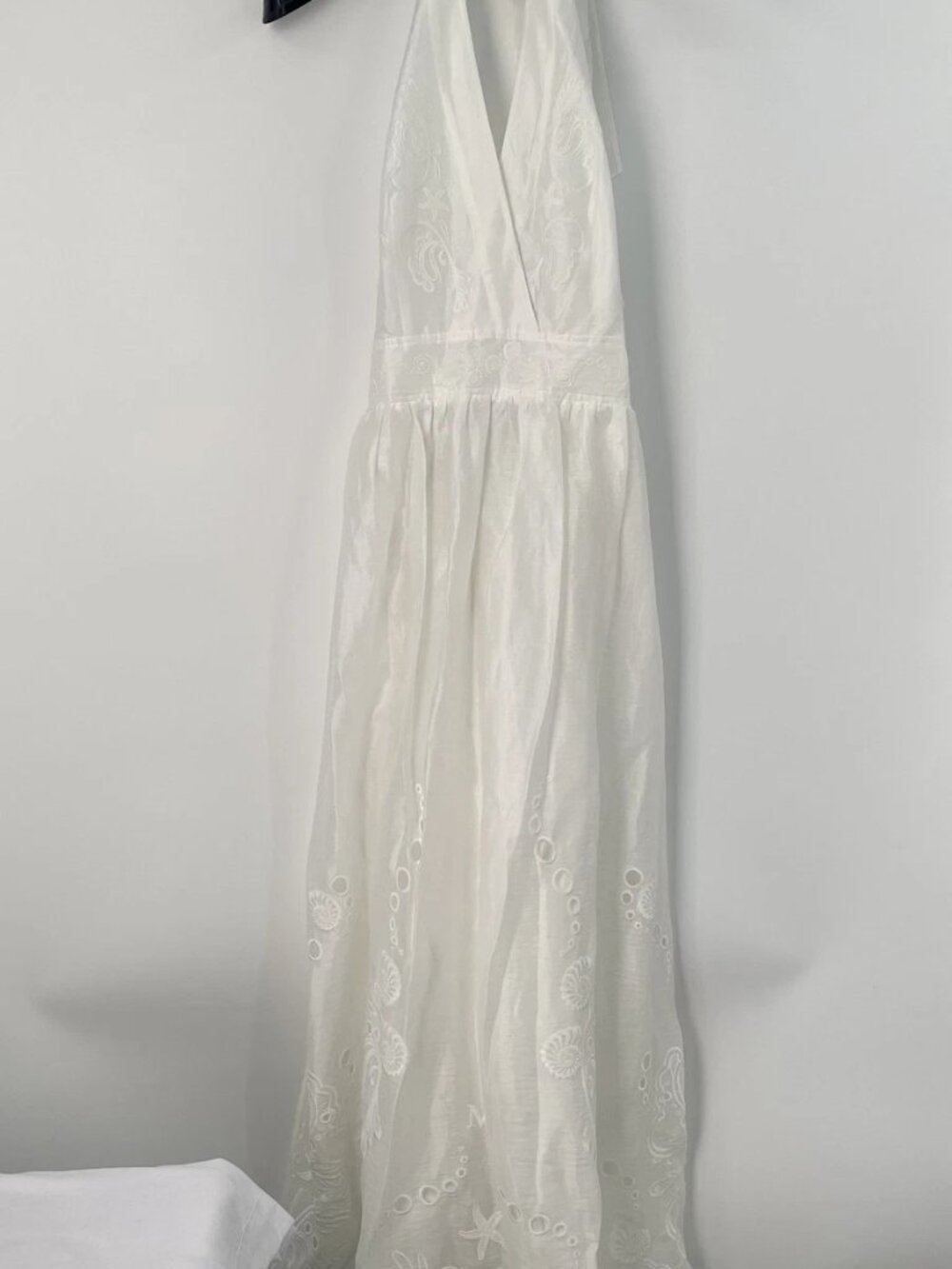 Marciano Womens Halter Neck Dress White Size 8 Flowing A-Line Fit Embroidered